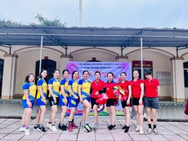 Công đoàn Trường Mầm non Kỳ Long tổ chức giao lưu bóng chuyền giữa các tổ chuyên môn và Công đoàn Trường THPT Lê Quảng Chí chào mừng ngày quốc tế phụ nữ 8/3.
