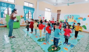 Khối 4 tuổi Trường Mầm non Kỳ Long với hoạt động làm quen tiếng Anh