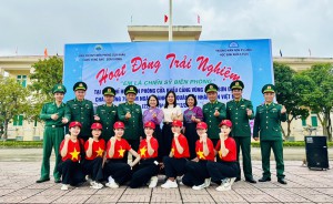 TRƯỜNG MẦM NON KỲ LONG SÔI NỔI VỚI HOẠT ĐỘNG TRẢI NGHIỆM "EM LÀ CHIẾN SĨ BIÊN PHÒNG" TẠI BAN CHỈ HUY BIÊN PHÒNG CỬA KHẨU CẢNG VŨNG ÁNG - SƠN DƯƠNG.